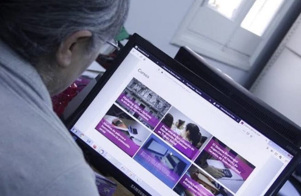 Más de 3.800 docentes completaron la primera etapa del Curso de Enseñanza a Distancia