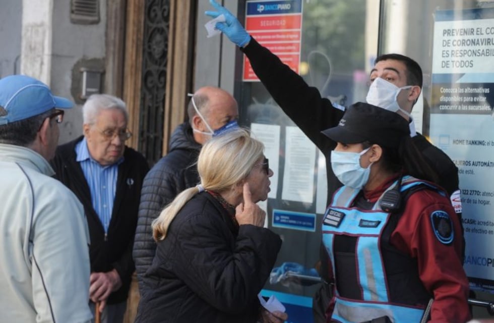 Pesce reconoció que la situación en los banco fue desbordante: "El Presidente está enojado"