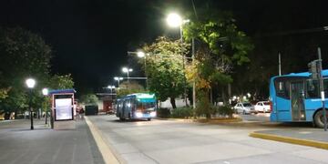El incidente ocurrió cerca de las paradas de colectivo frente al Normal 1\u002E (Ariel Montenegro)