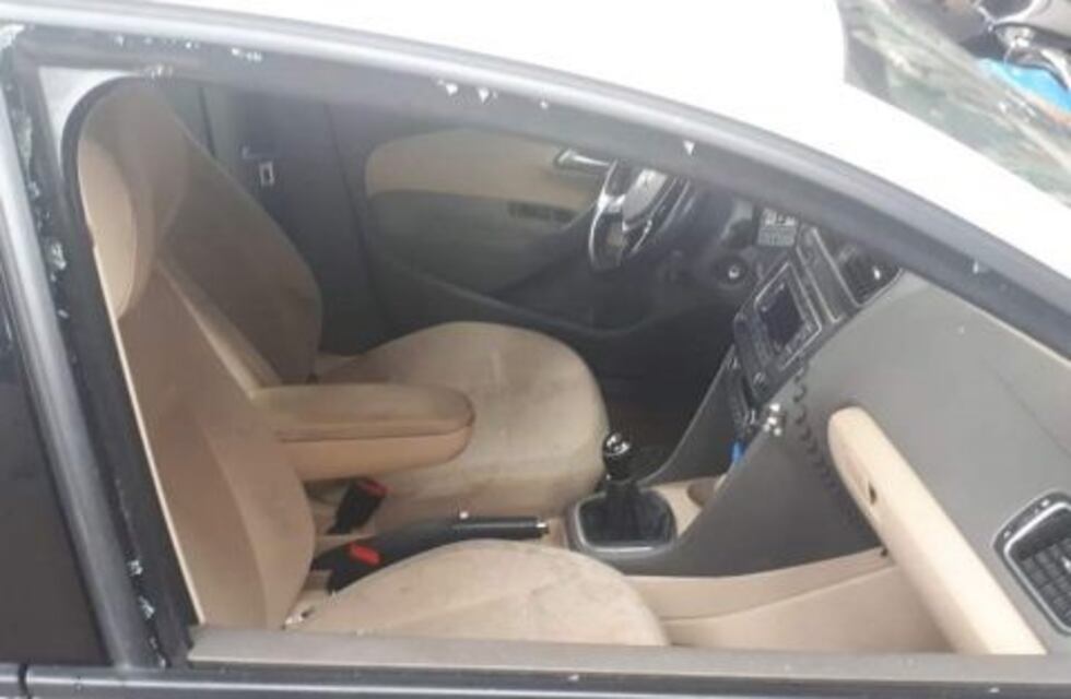 Rompieron los vidrios de un móvil de la GUM de un botellazo