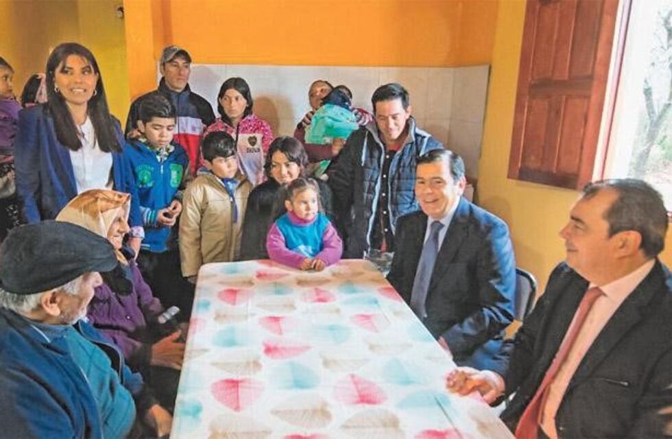 Sol de Mayo: el gobierno entregó 50 viviendas sociales