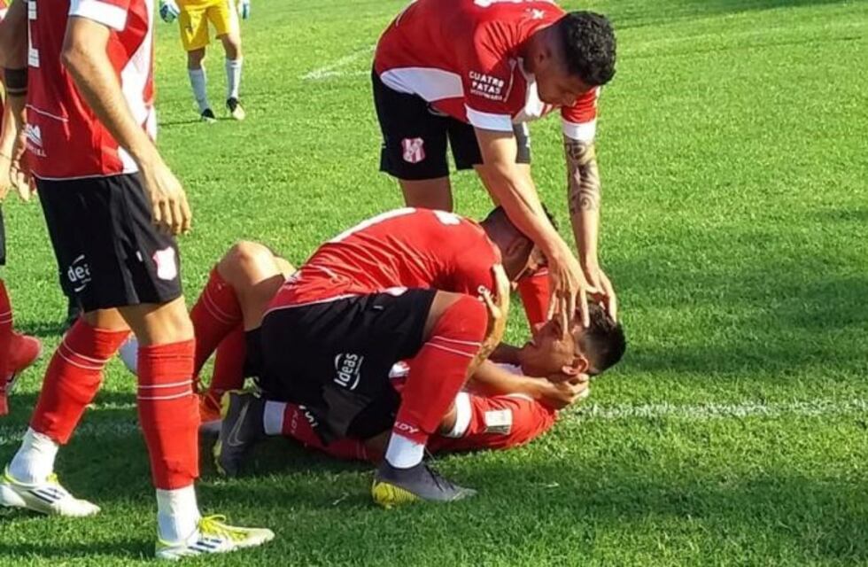 Dos goles del puntaltense Nicolás Ovando en el comienzo del Regional 2020