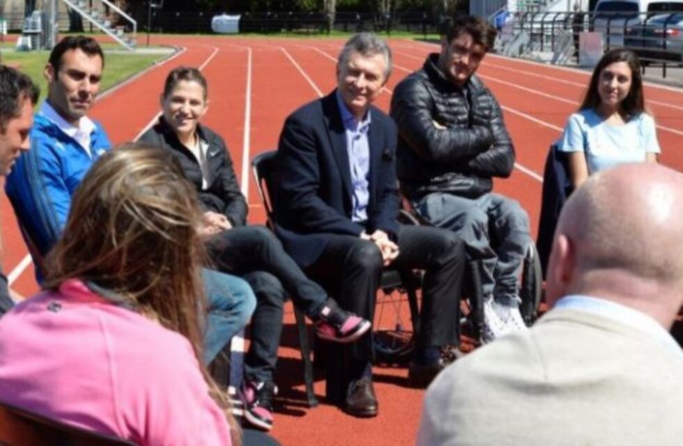 Macri visitó el Cenard y charló con los mejores atletas del país
