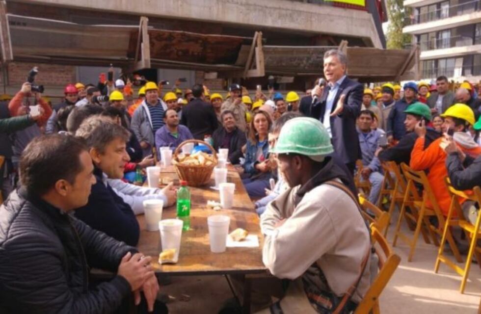 Pensando en las PASO, Mauricio Macri y Esteban Bullrich visitaron la Villa Olímpica