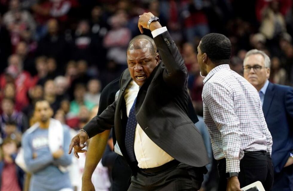 NBA: Austin Rivers hizo expulsar a su padre y lo festejó con el público