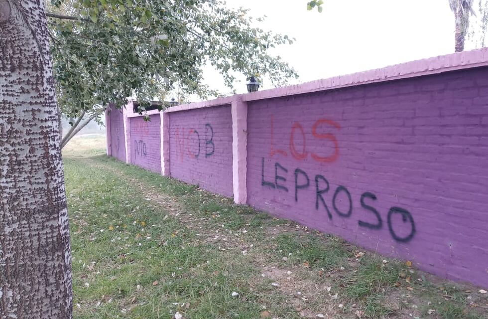 Concejal que cargó a Newell’s por redes sociales terminó con la casa pintada