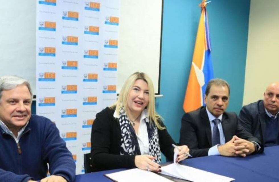 370 kilómetros de fibra óptica unirán a todo Tierra del Fuego