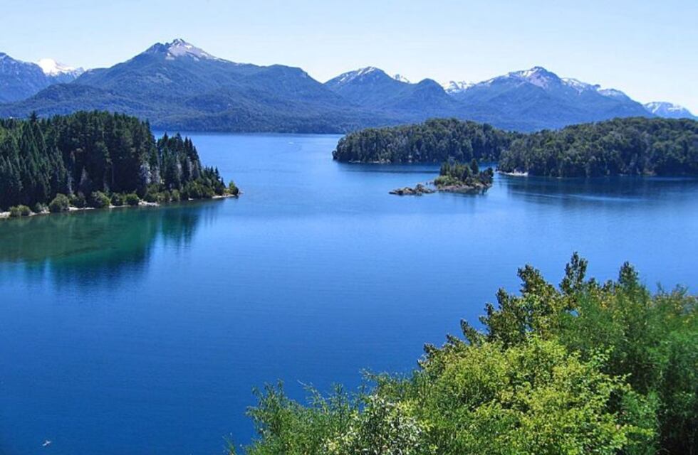 Por el día del agua, Macri hizo referencia al lago Nahuel Huapi