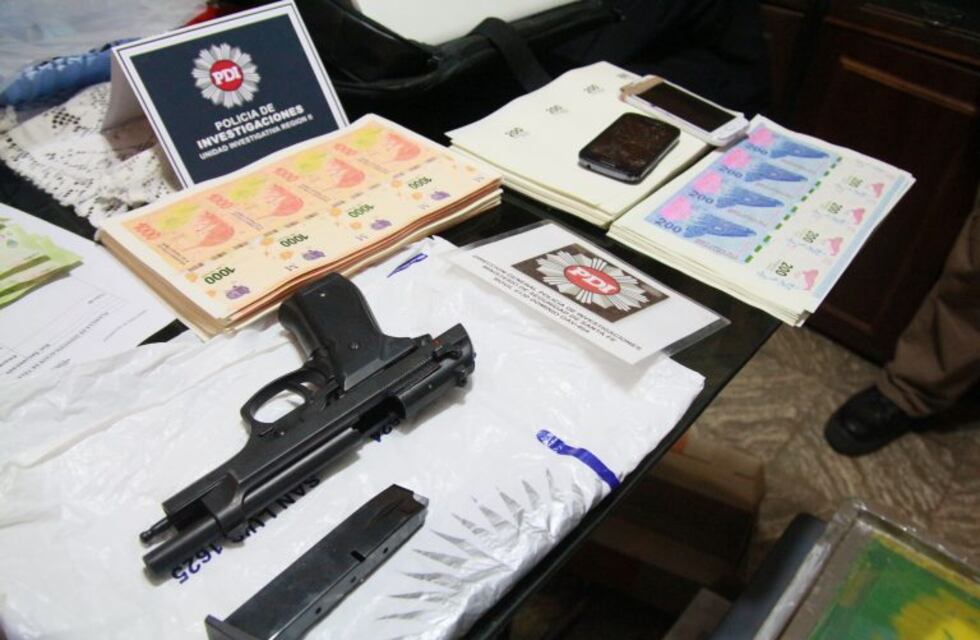 Desactivan imprenta de billetes falsos que ya tenía listos 800 mil pesos para hacerlos circular