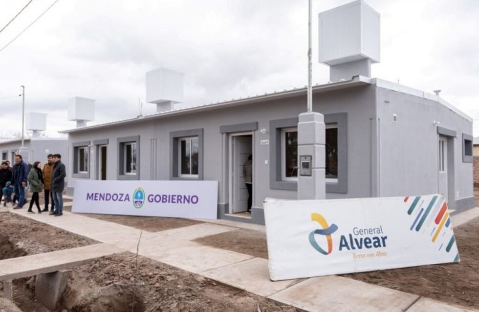 Entregaron 10 viviendas del barrio Carmensa IV