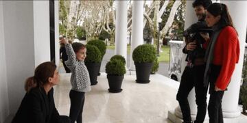 Tini Stoessel y Sebastián Yatra sorprendieron a Antonia Macri, ¡y le cantaron "Cristina"!