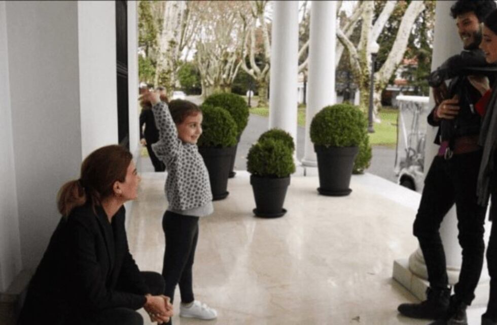 Tini Stoessel y Sebastián Yatra sorprendieron a Antonia Macri, ¡y le cantaron "Cristina"!