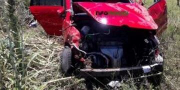 Un auto despistu00f3 y volcu00f3 en la autopista a Santa Fe.