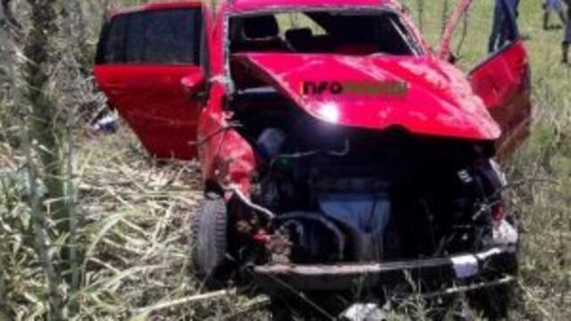 Un auto despistu00f3 y volcu00f3 en la autopista a Santa Fe.