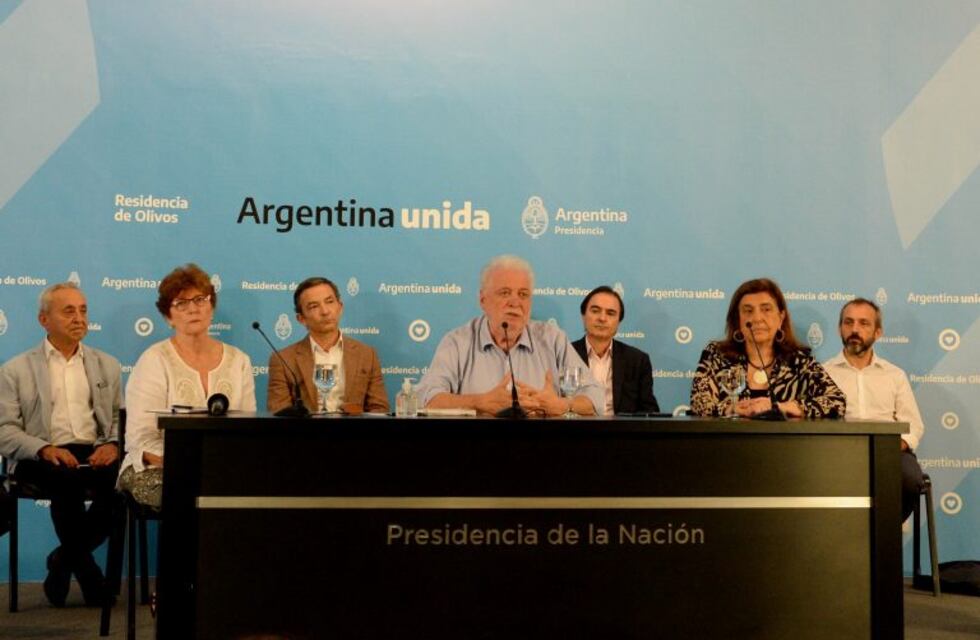 El Gobierno evalúa con expertos la continuidad de la cuarentena y la situación del AMBA