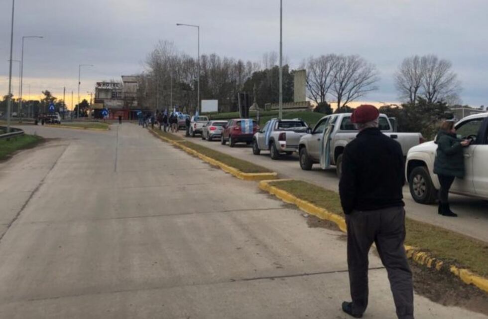 Banderazo del campo contra la expropiación de Vicentín en Azul