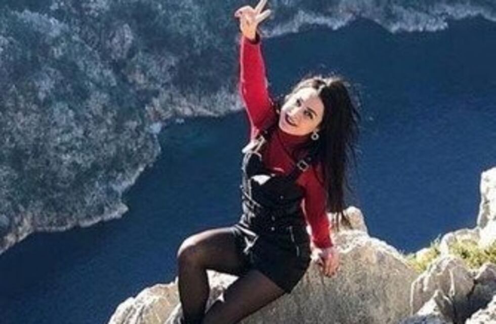 Festejó el fin de la cuarentena sacándose fotos y cayó al vacío