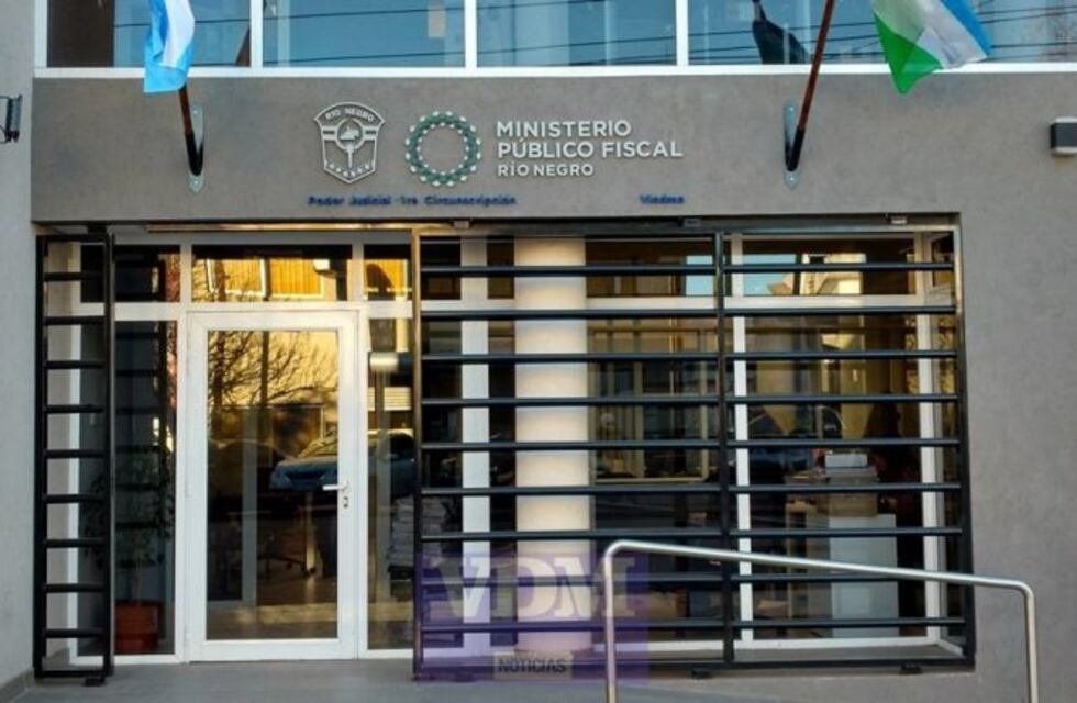 Denuncian que un profesor del ESFA abusó de tres alumnas