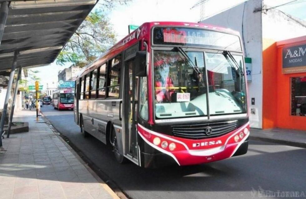 Juntan firmas contra el aumento del colectivo urbano