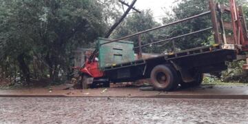 Choque contra una vivienda en Montecarlo\u002E (Monecarlo)