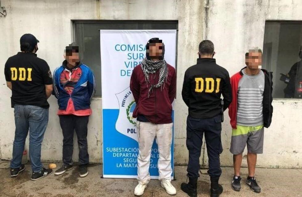 Asesinaron a un joven frente a su novia para robarle el auto en Virrey del Pino