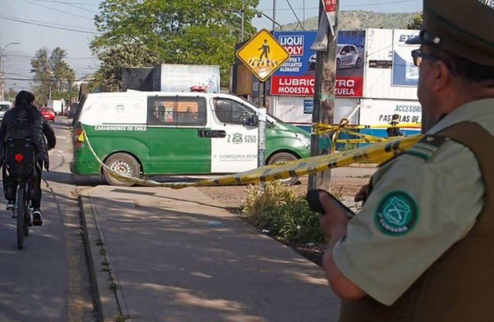 Increíble: un taxista no quiso llevar a una embarazada, parió en la calle y el bebé murió