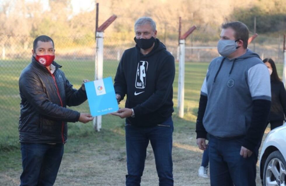 Asistencia económica a clubes: Campana encabezó la entrega de subsidios