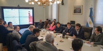 Autoridades nacionales y de distintas provincias, se reunieron ayer en Buenos Aires\u002E (Prensa Gobierno)