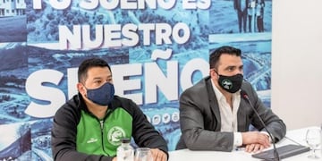 Walter Vuoto firmó un convenio con el gremio de camioneros