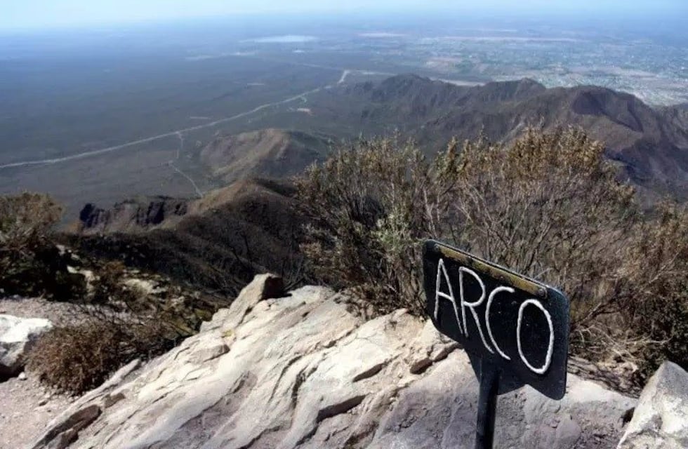 Rescataron a dos jóvenes en el Cerro Arco