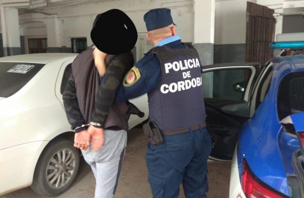 Detenido por robar del interior de un vehículo una bordeadora