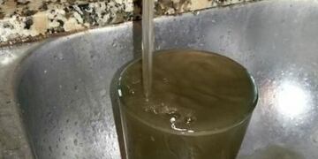 Vecinos de Rosario de Lerma denuncian que el agua está contaminada