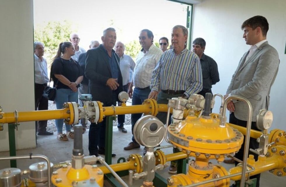 El gobernador inauguró las obras de gas natural en Monte Ralo