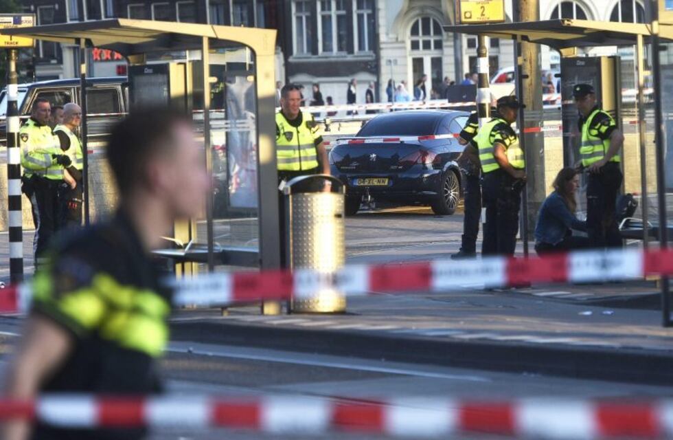 Holanda: Un auto atropelló a varias personas pero no se trataría de un atentado