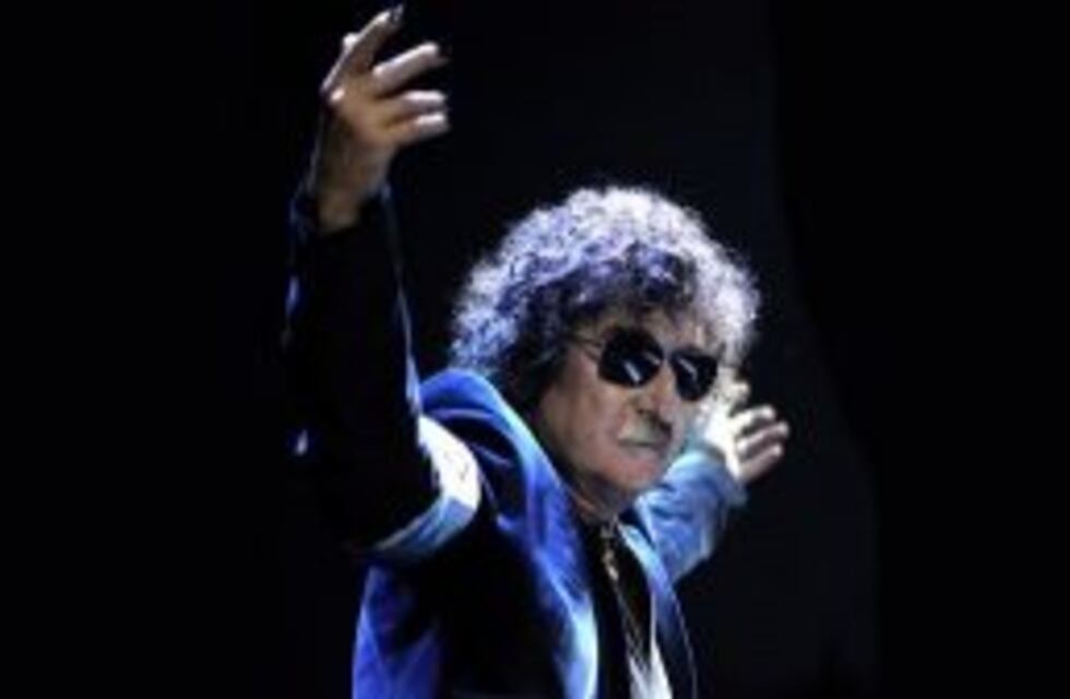 Charly García presentó "La máquina de ser feliz", un tema nuevo de su próximo disco