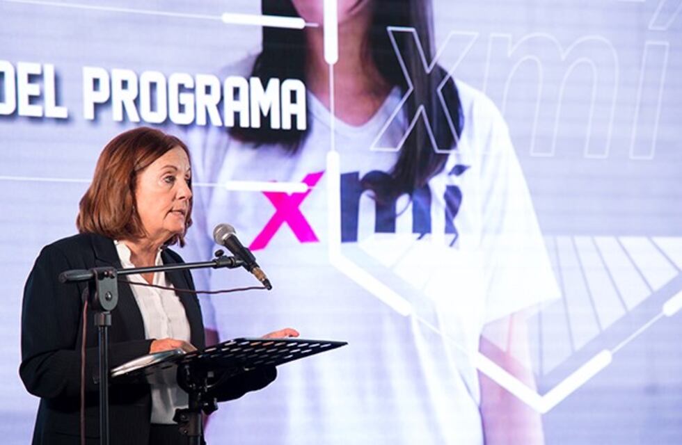 Entregan las tarjetas de débito del programa Por mí