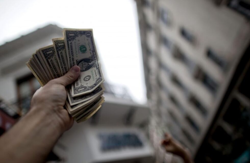 El dólar cerró en $38,89 y en la semana subió 60 centavos