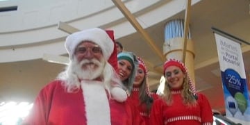 Imagen de Papa Noel en el Portal Rosario en 2011\u002E