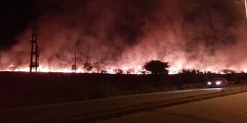 Bomberos de Pérez trabajaron durante cinco horas en un incendio de gran magnitud en Soldini