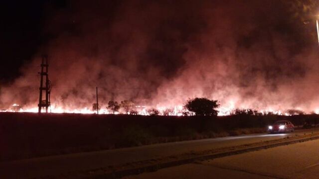 Bomberos de Pérez trabajaron durante cinco horas en un incendio de gran magnitud en Soldini