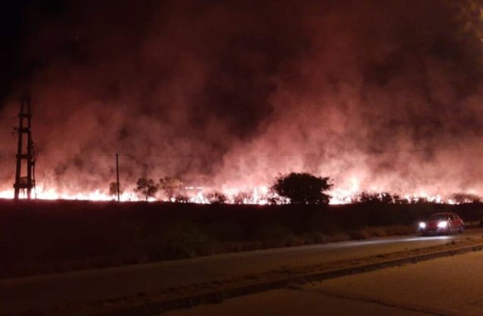 Bomberos de Pérez trabajaron durante cinco horas en un incendio de gran magnitud en Soldini