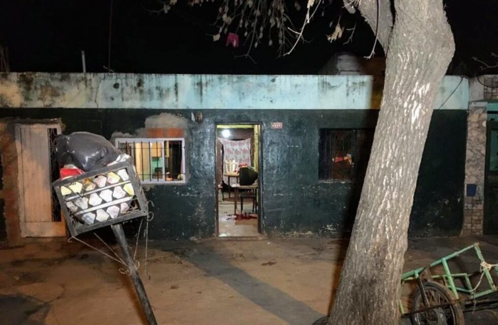 Asesinaron a un joven mientras preparaba la cena con amigos en Villa Gobernador Gálvez