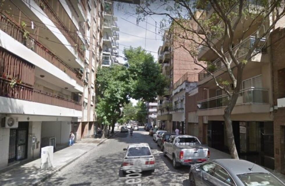 Se fracturó el tobillo al saltar de un tercer piso para escapar de ladrones