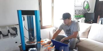 Docentes de educación técnica desarrollan alcohol en gel y mascaras protectoras