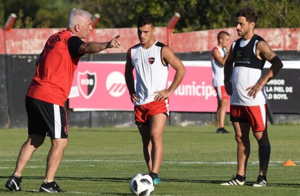 Sin novedades en materia de refuerzos, Newell's retorna a los entrenamientos en Bella Vista