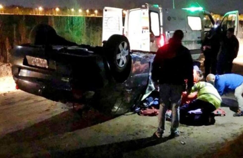 Un joven falleció en la madrugada luego de volcar su auto en General Pico