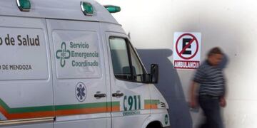 Una camioneta atropelló a una madre y sus hijos en la parada de colectivos y murió un niño de 3 años