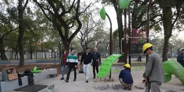 Capitanich supervisó el avance de las obras de la Plaza Belgrano\u002E (Prensa Municipio de Resistencia)