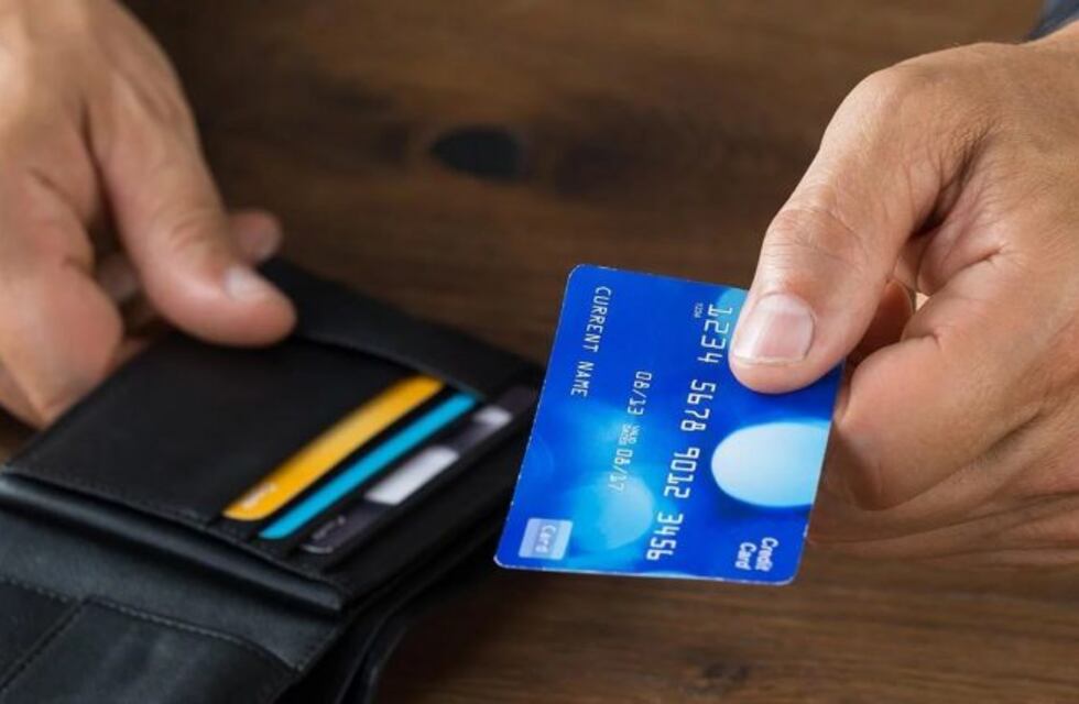 Robó una tarjeta y se paseó por las estaciones de servicio de San Rafael