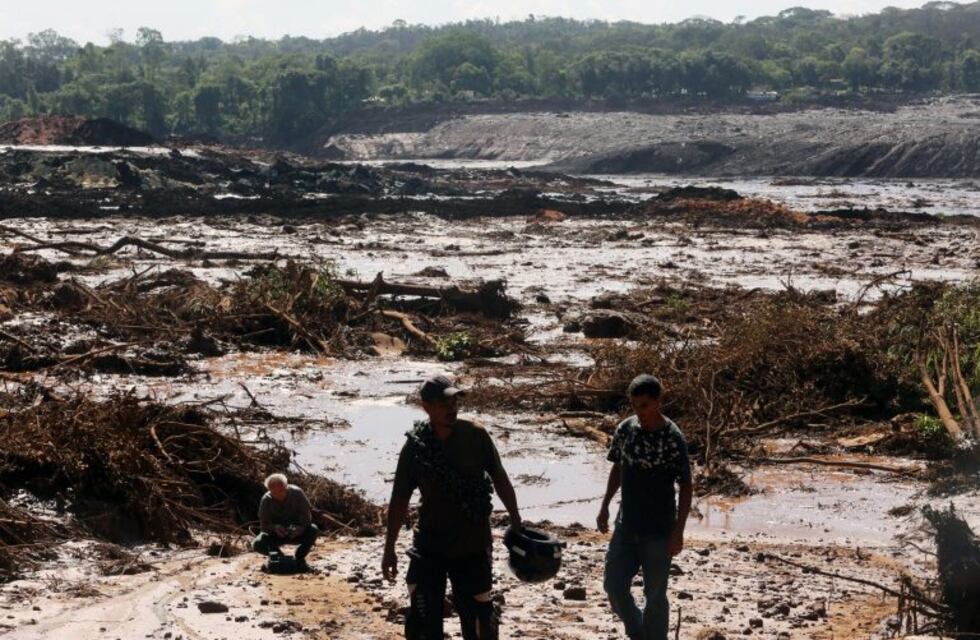 Brasil: al menos 7 muertos y más de 100 desaparecidos por la rotura de una represa